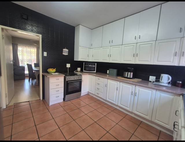 3 BEDROOM DUPLEX FOR SALE IN THREE RIVERS PROPER